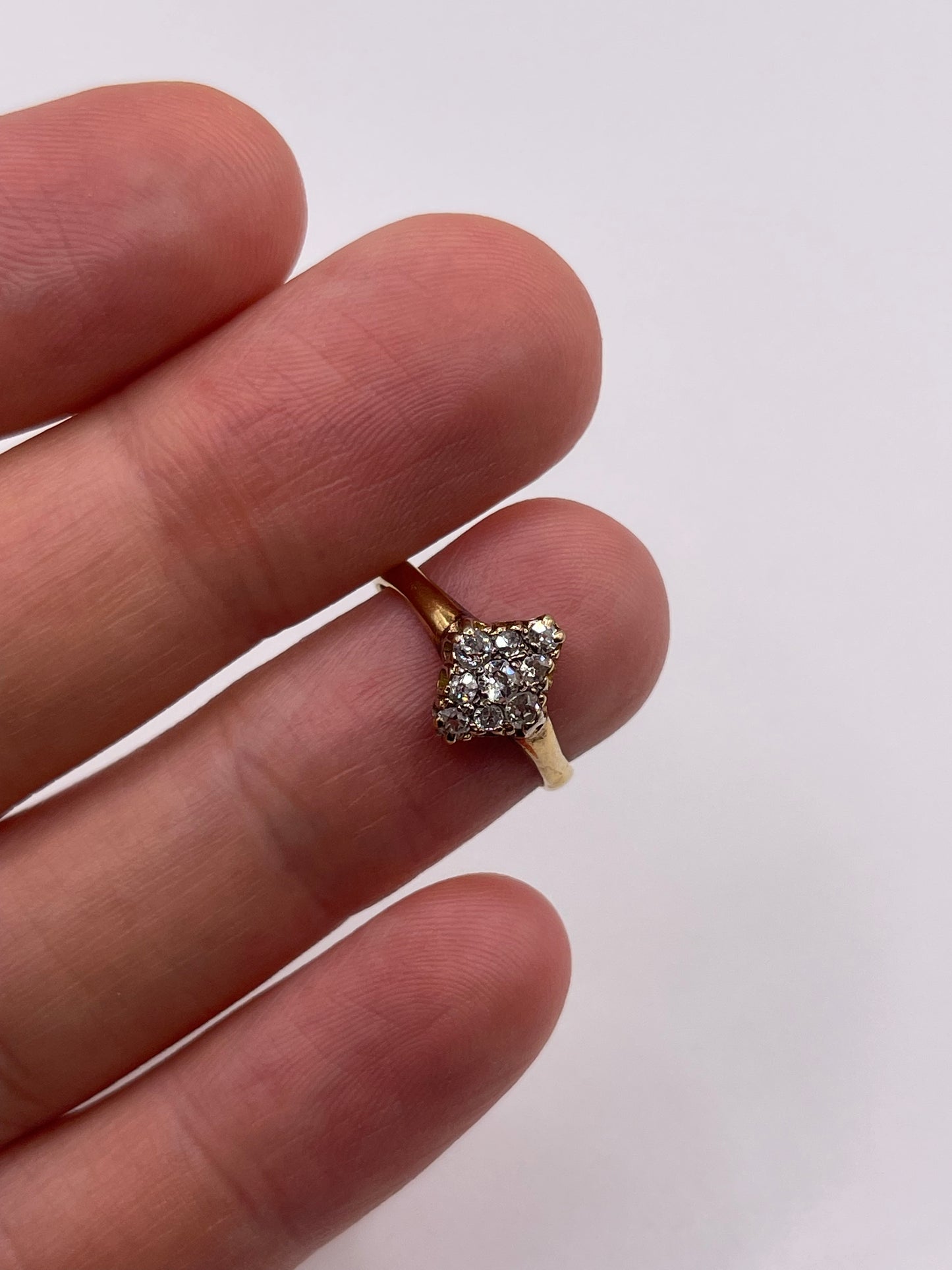 18ct gold diamond cluster ring