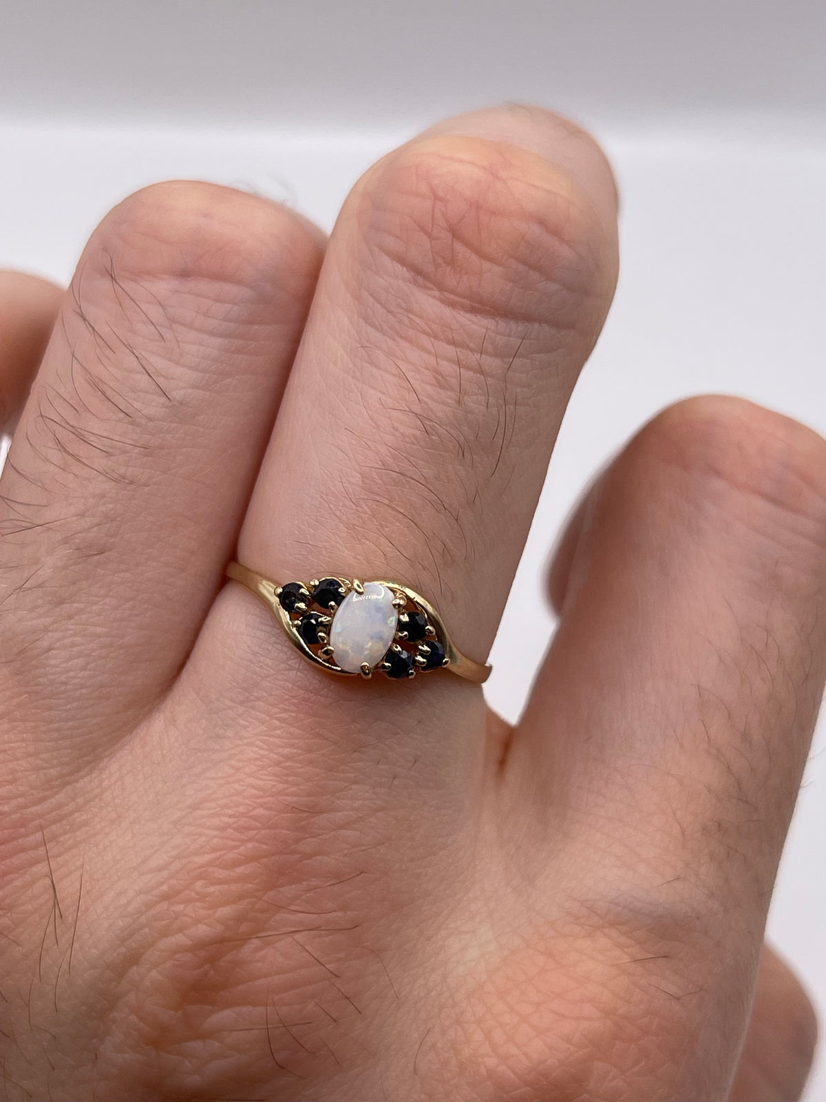 9ct gold opal and sapphire ring