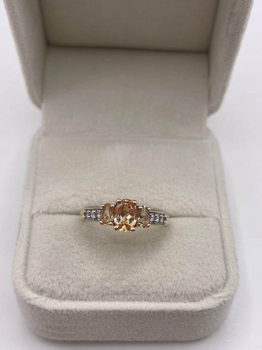 9ct gold topaz and zircon ring