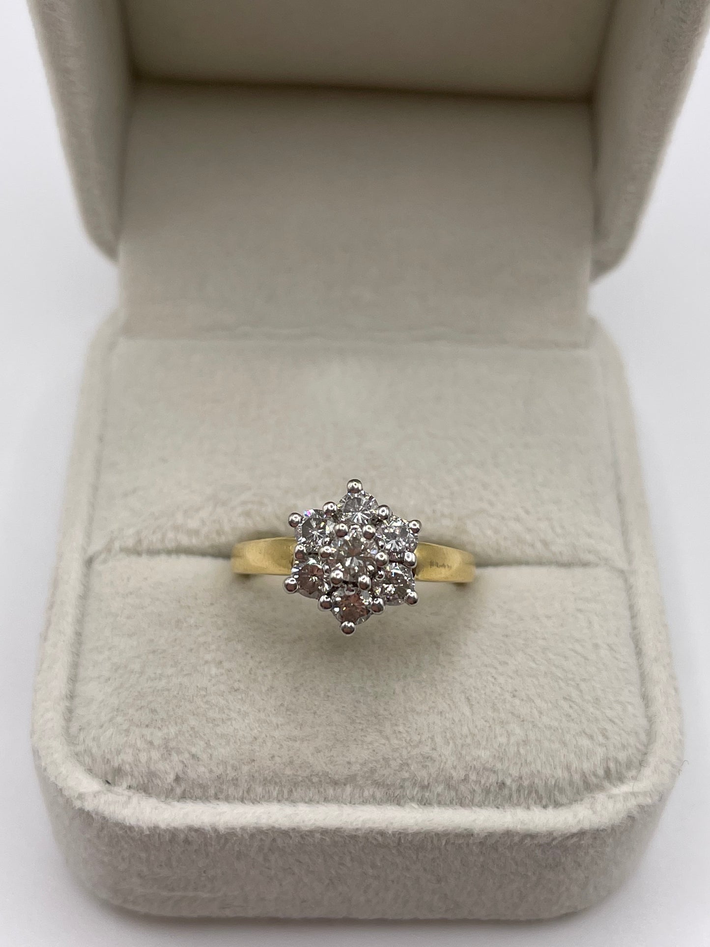 18ct gold 75 point diamond ring