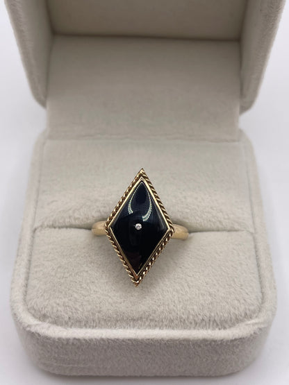 9ct gold onyx and diamond ring