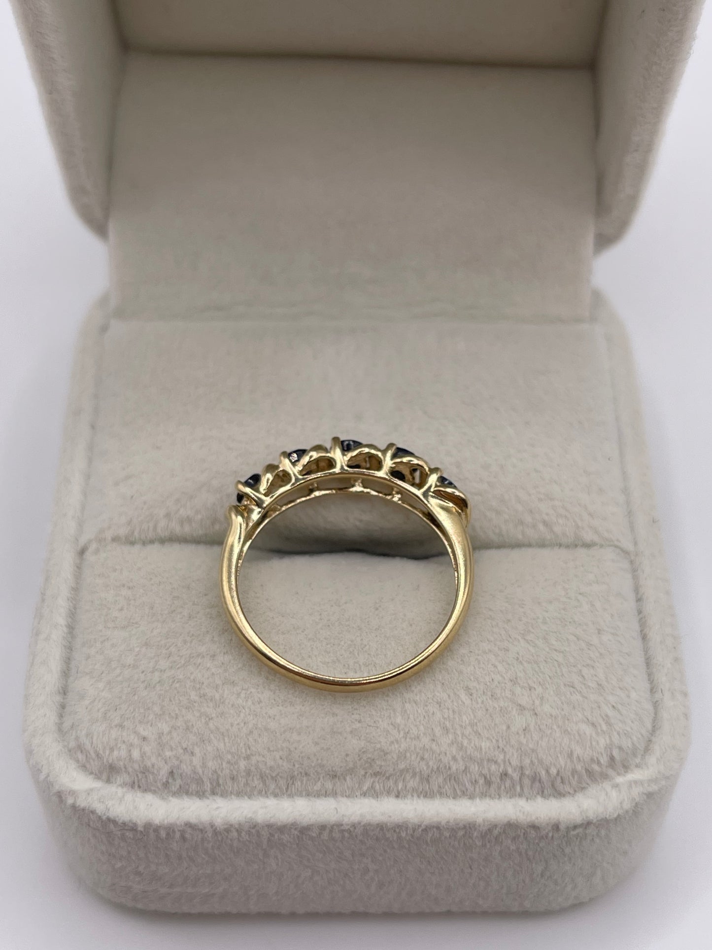 9ct gold sapphire ring