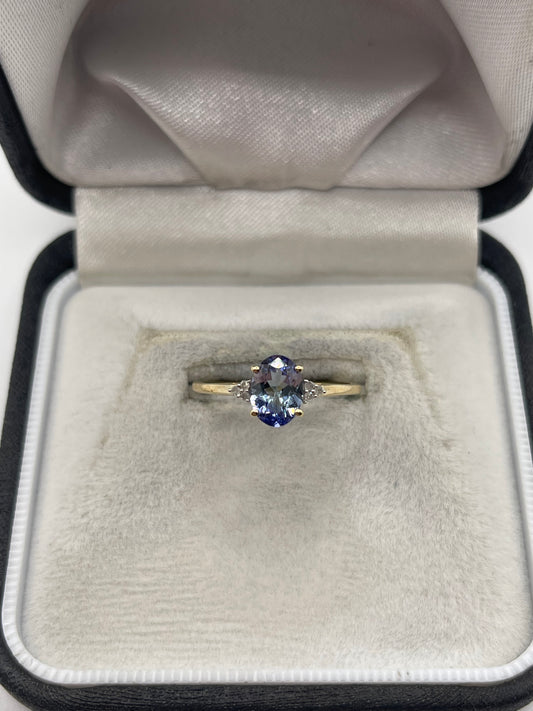9ct gold tanzanite and diamond ring