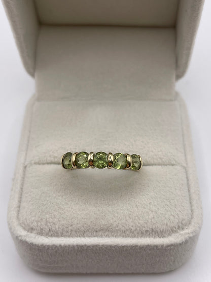 9ct gold peridot ring
