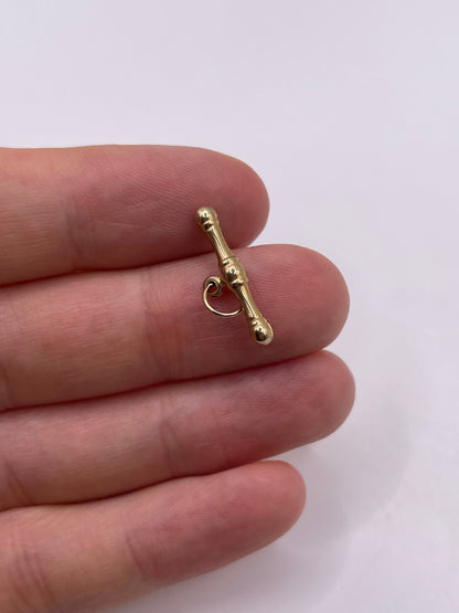 9ct gold t bar pendant