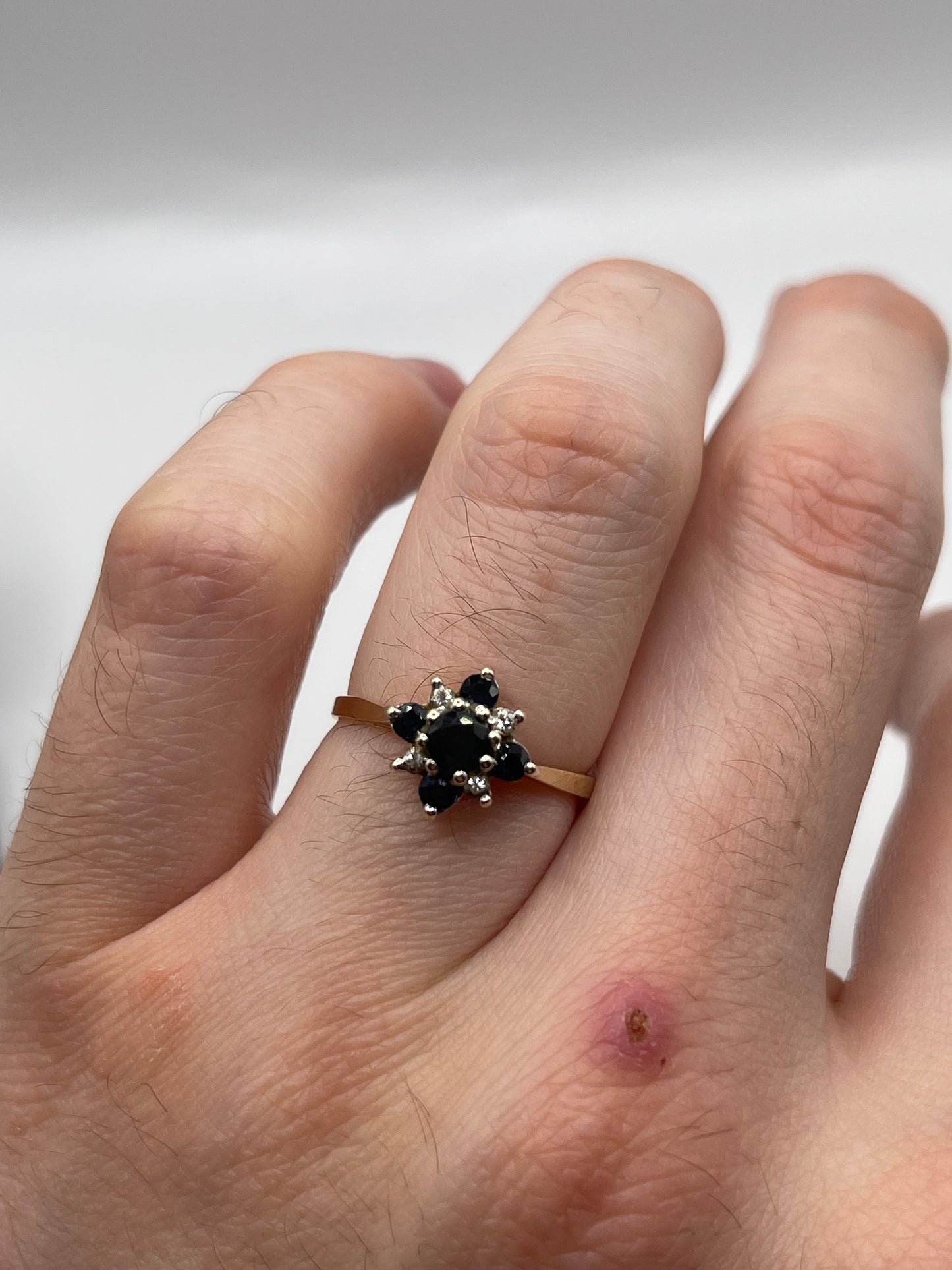 9ct gold sapphire and diamond ring