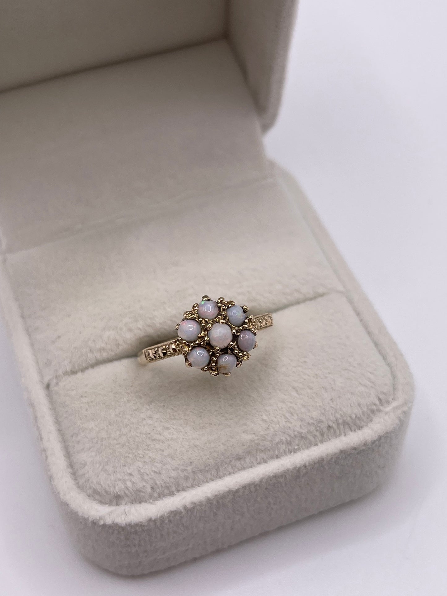 9ct gold opal cluster ring