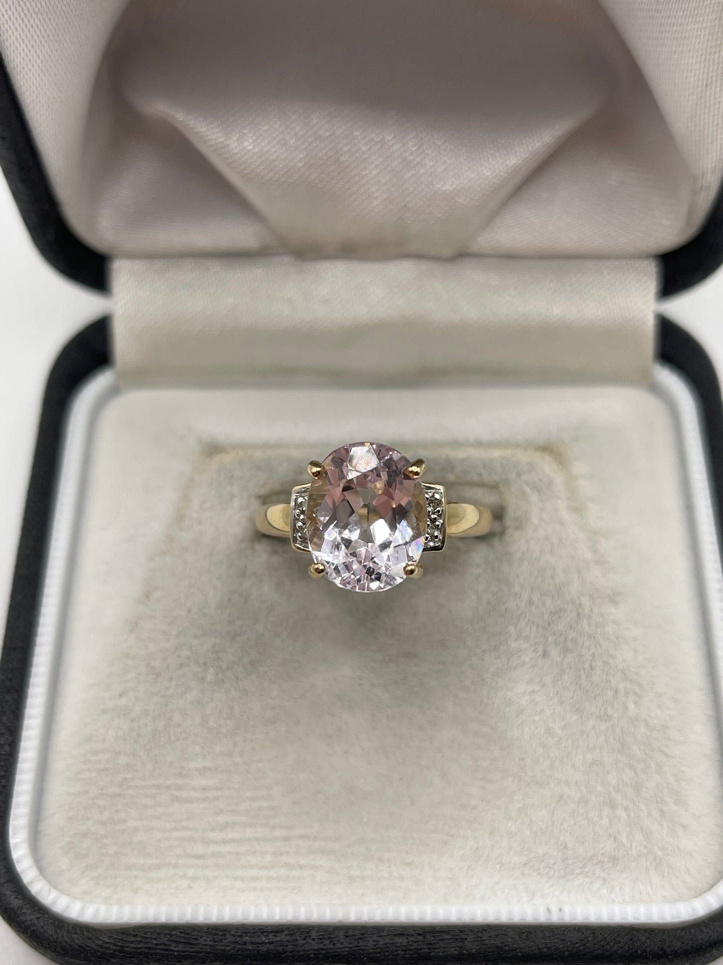 9ct gold morganite and diamond ring