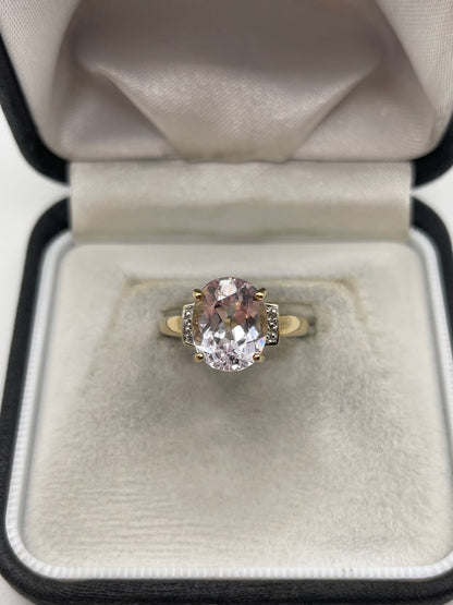 9ct gold morganite and diamond ring