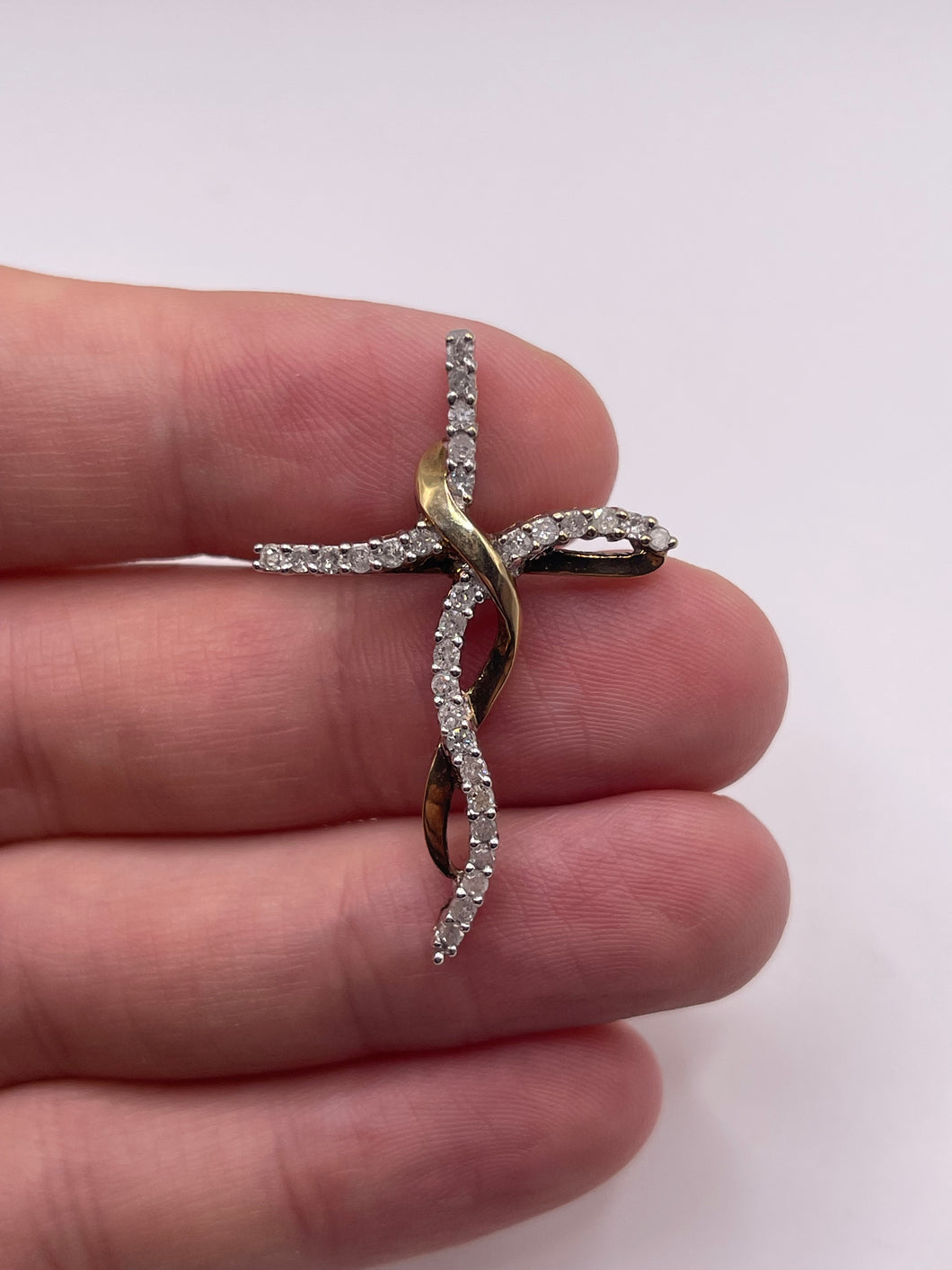 9ct gold diamond cross pendant