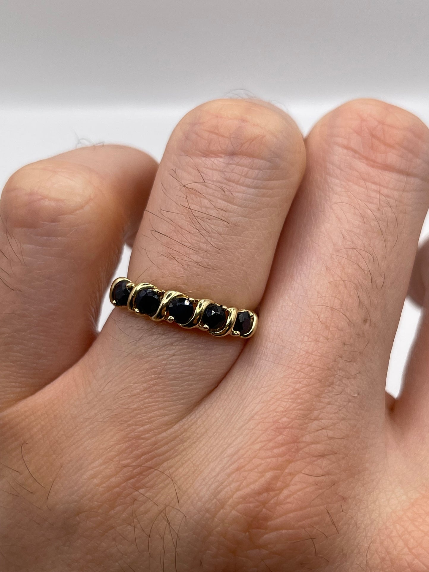 9ct gold sapphire ring