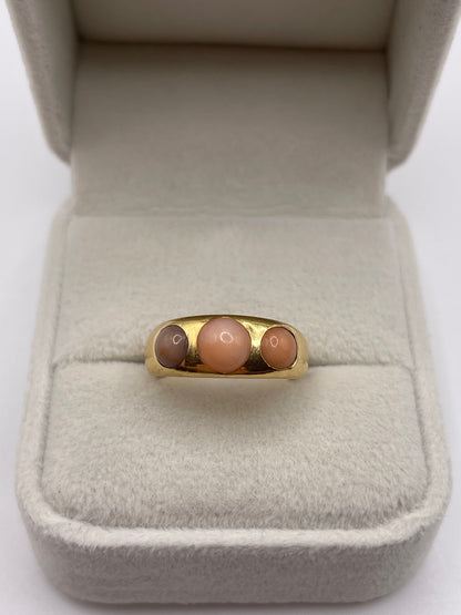 Antique 18ct gold coral gypsy ring