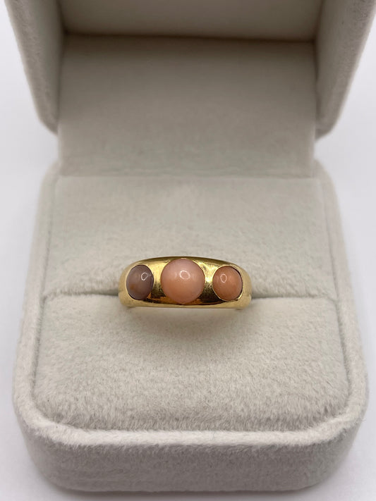 Antique 18ct gold coral gypsy ring