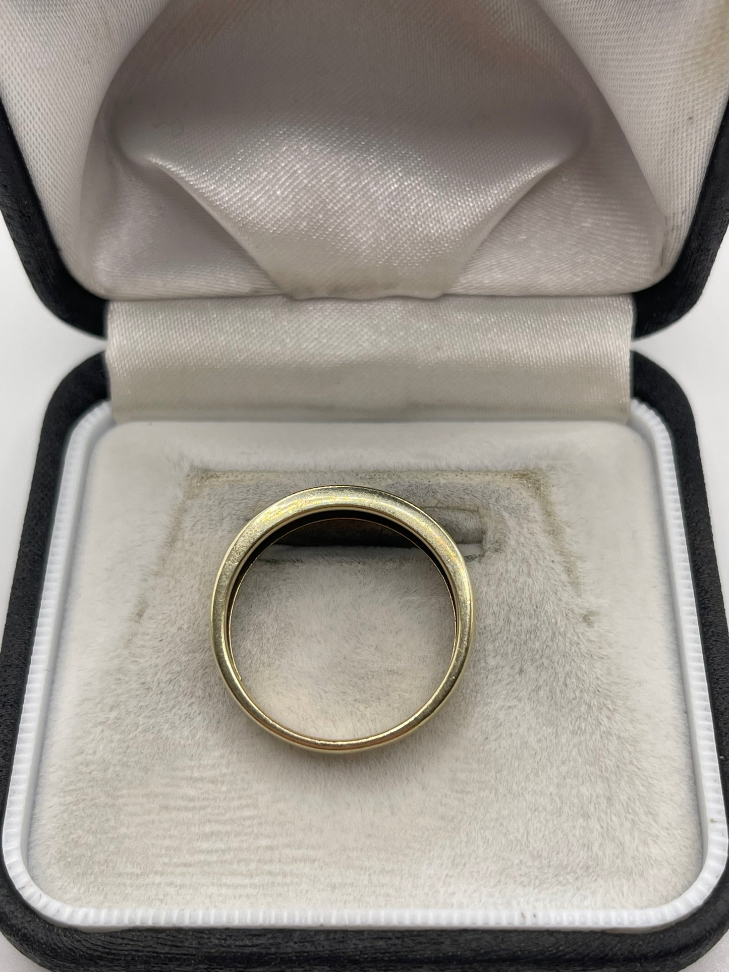 9ct gold diamond ring