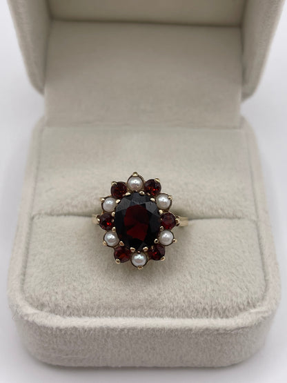 9ct gold garnet and pearl ring