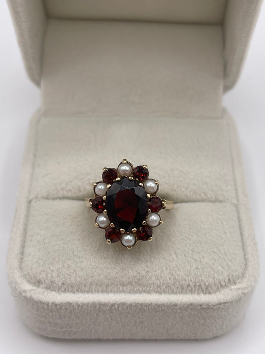 9ct gold garnet and pearl ring