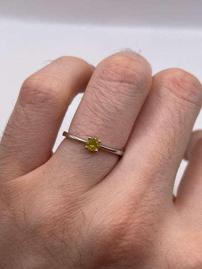 9ct white gold yellow diamond ring
