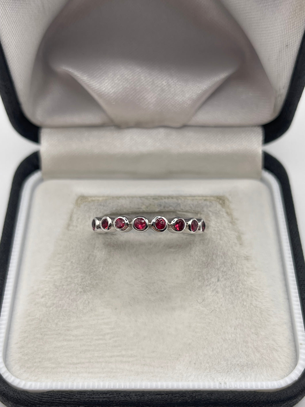 9ct white gold quartz ring