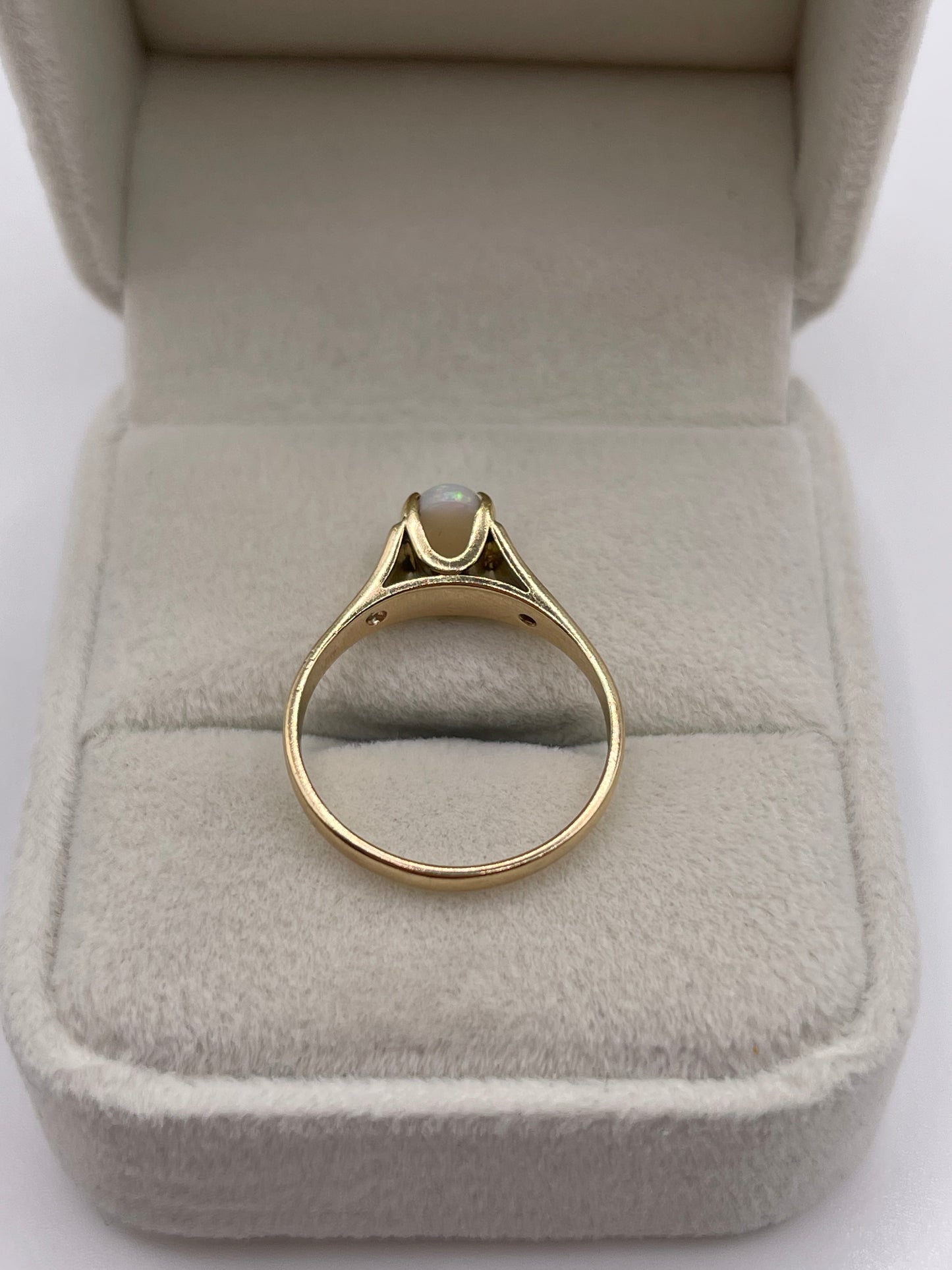9ct gold opal and diamond ring