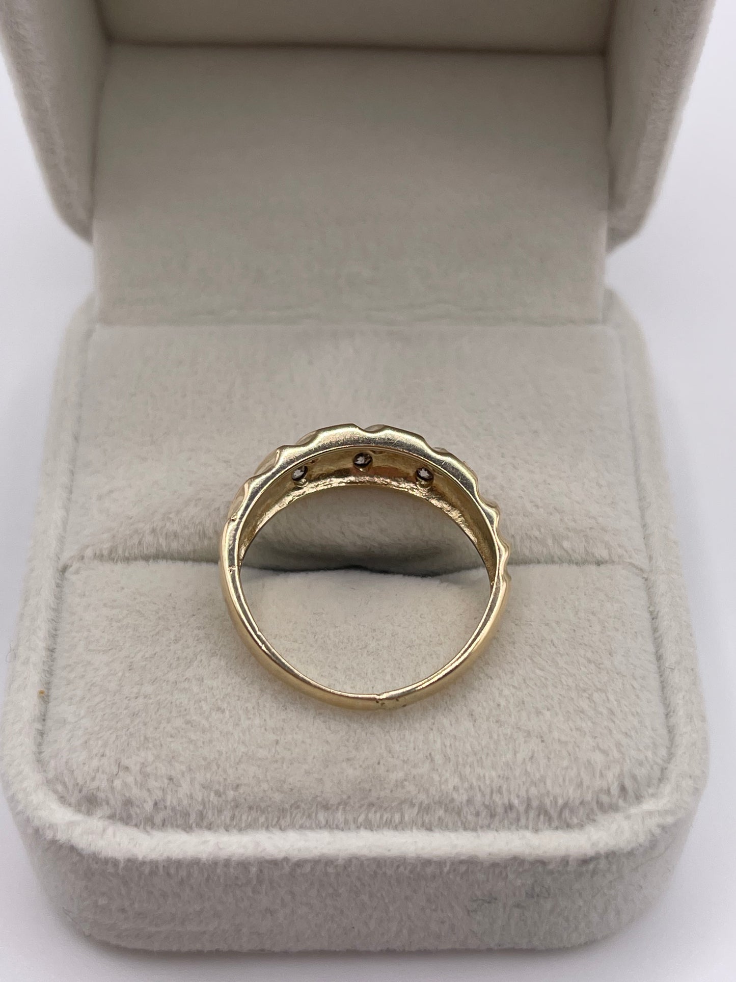 14ct gold diamond croissant ring