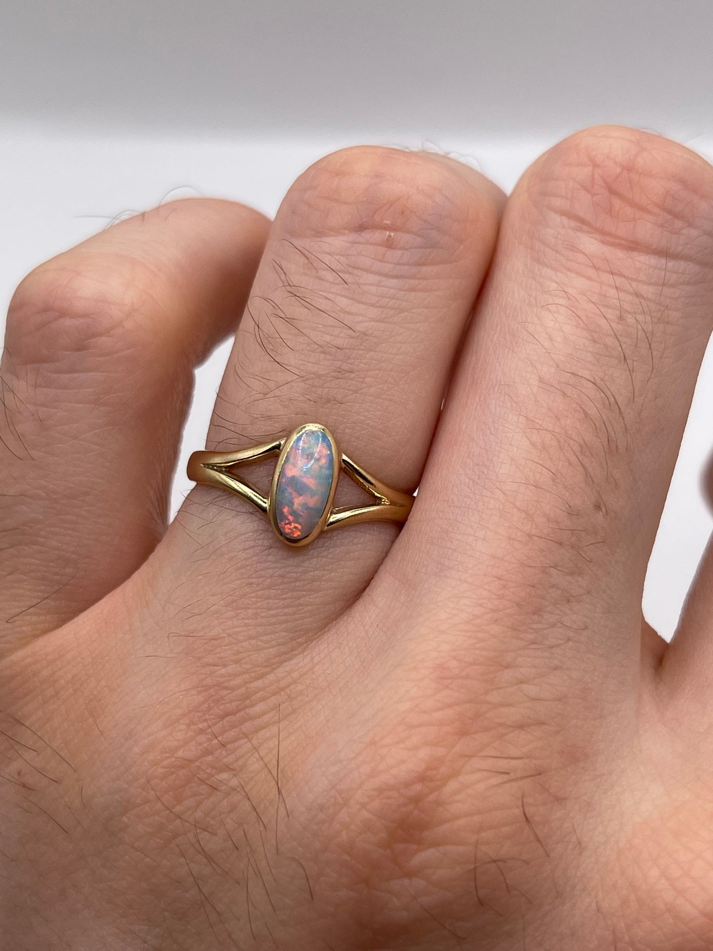 9ct gold opal ring