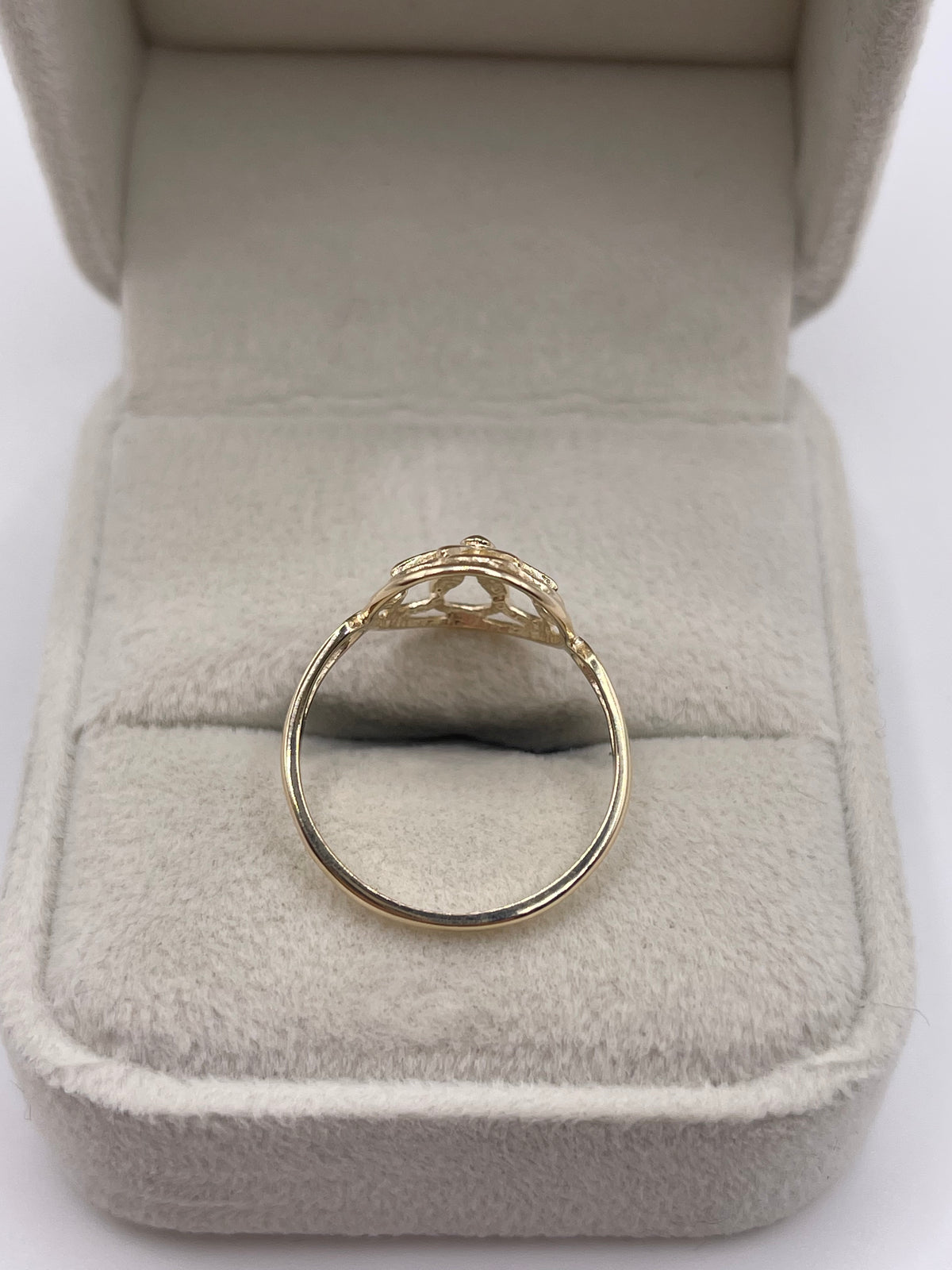 9ct gold flower ring