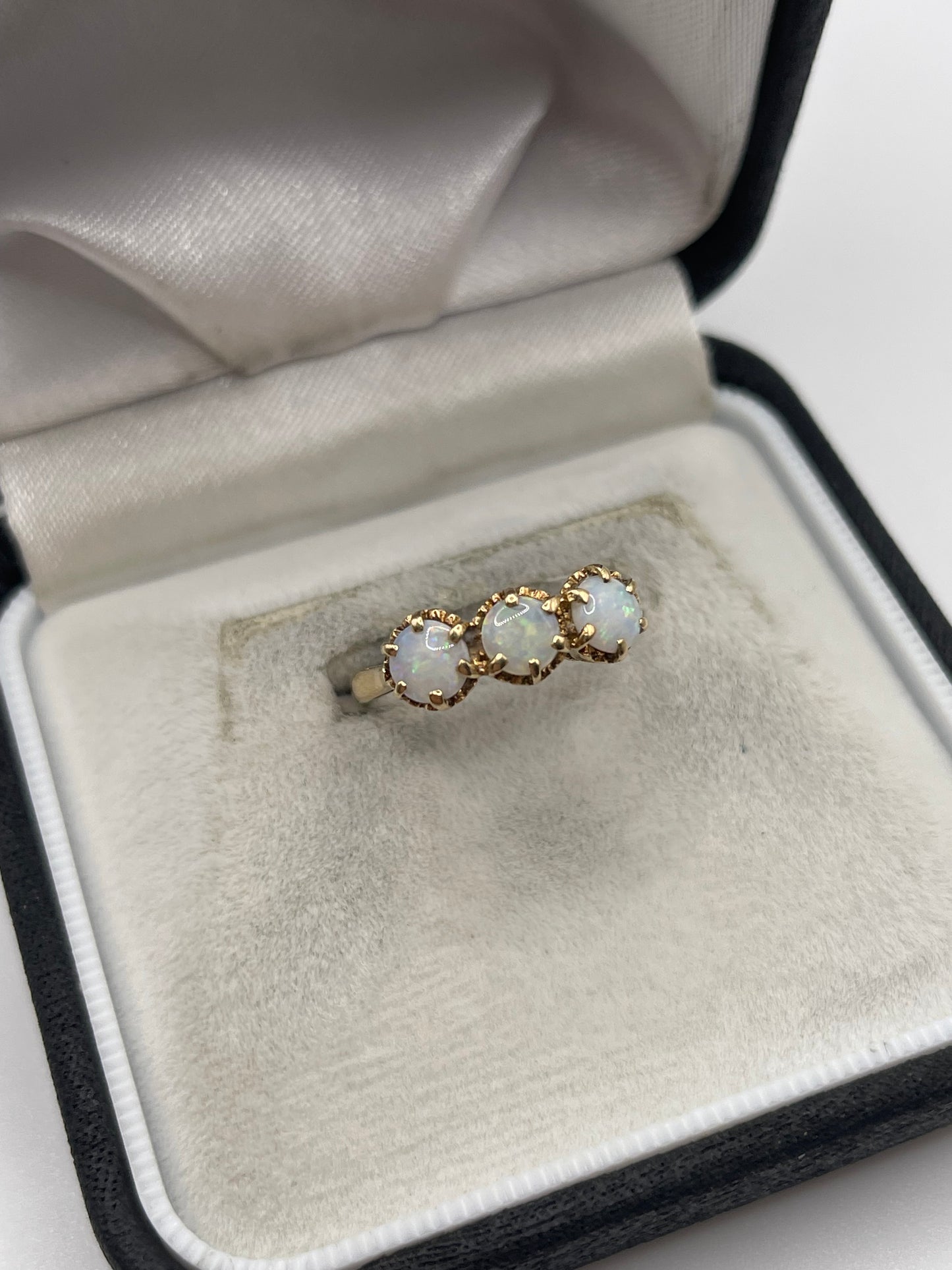 9ct gold opal ring