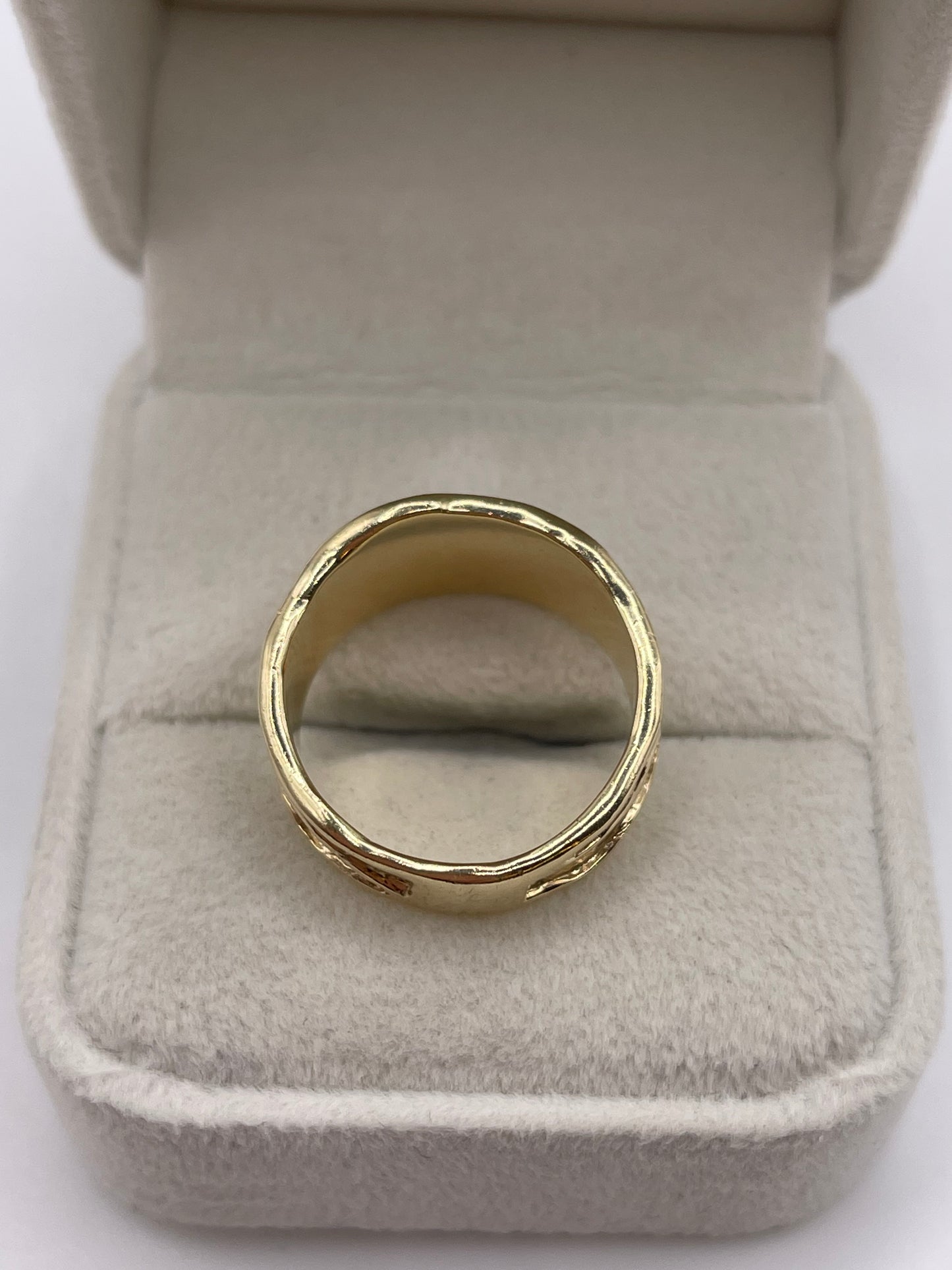 9ct gold ring