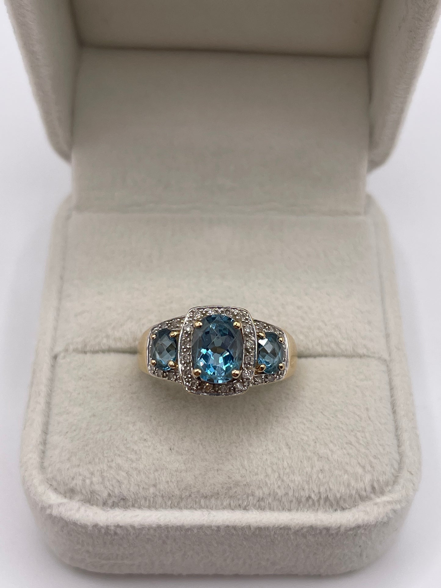 9ct gold topaz and diamond ring