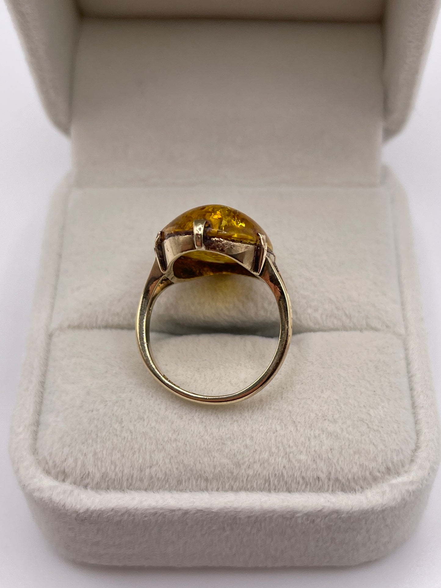 9ct gold amber ring