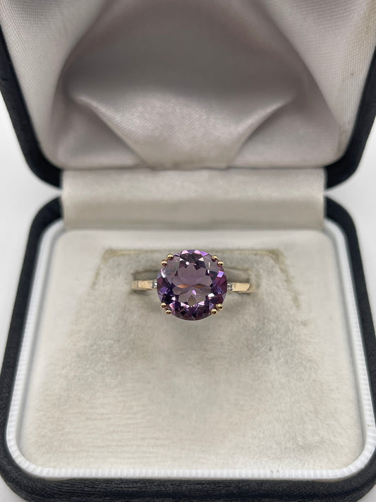 9ct gold amethyst and diamond ring