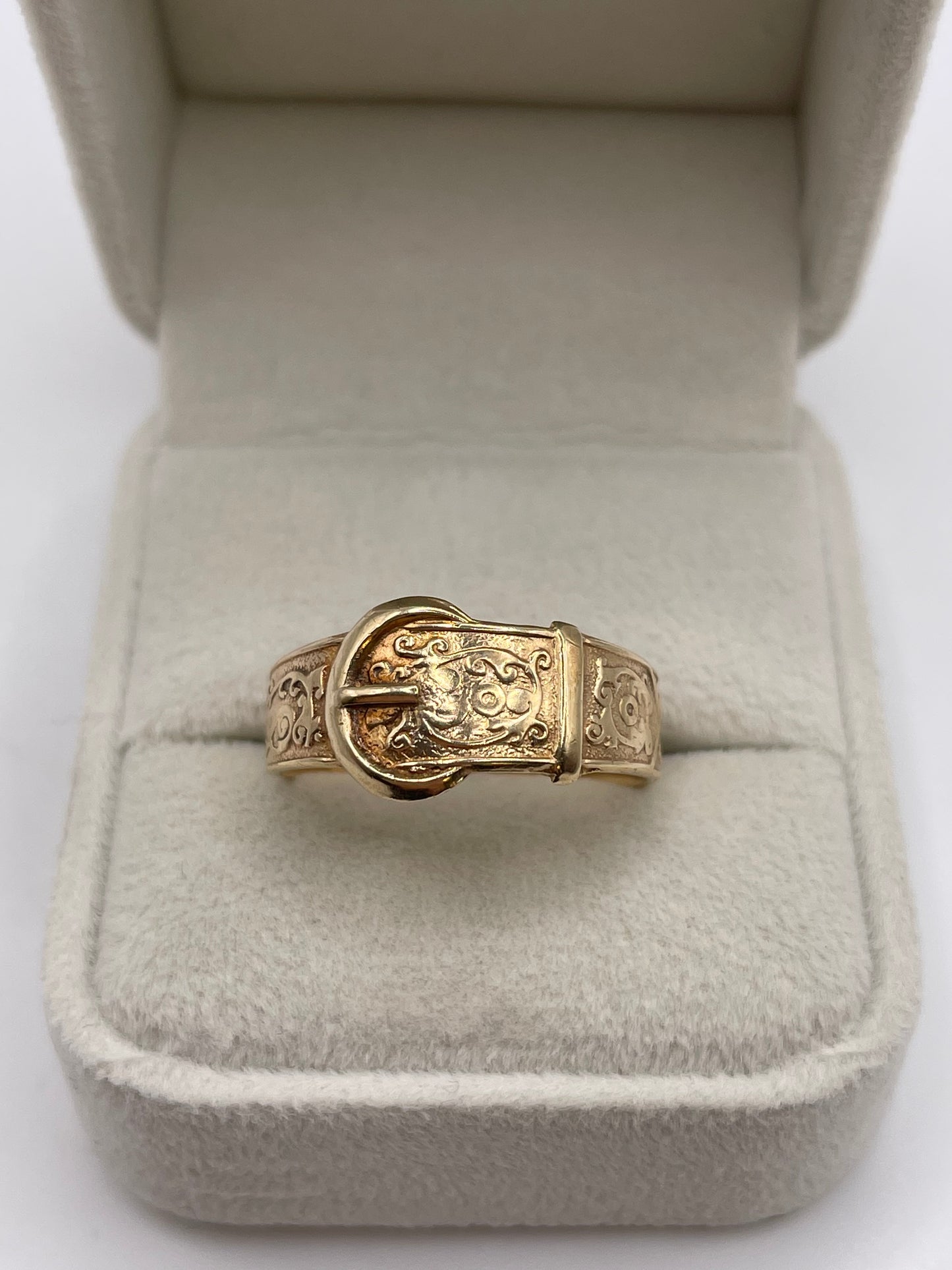9ct gold buckle ring