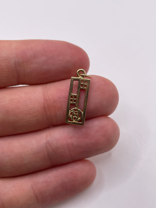 9ct gold pendant