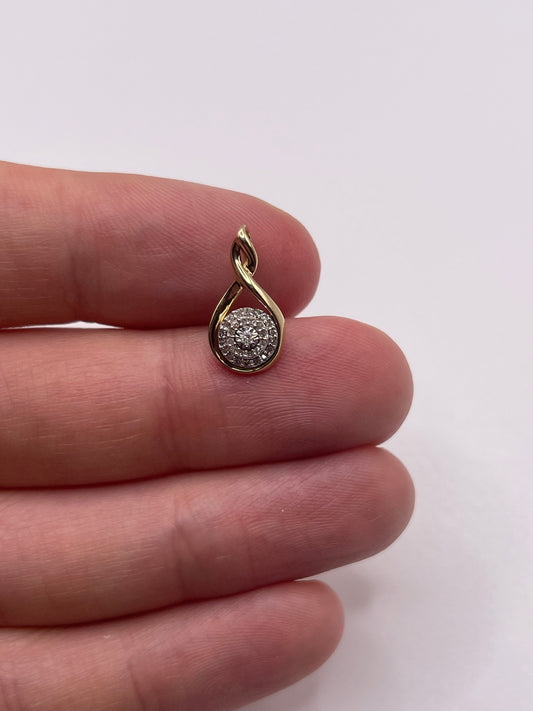 9ct gold diamond cluster pendant