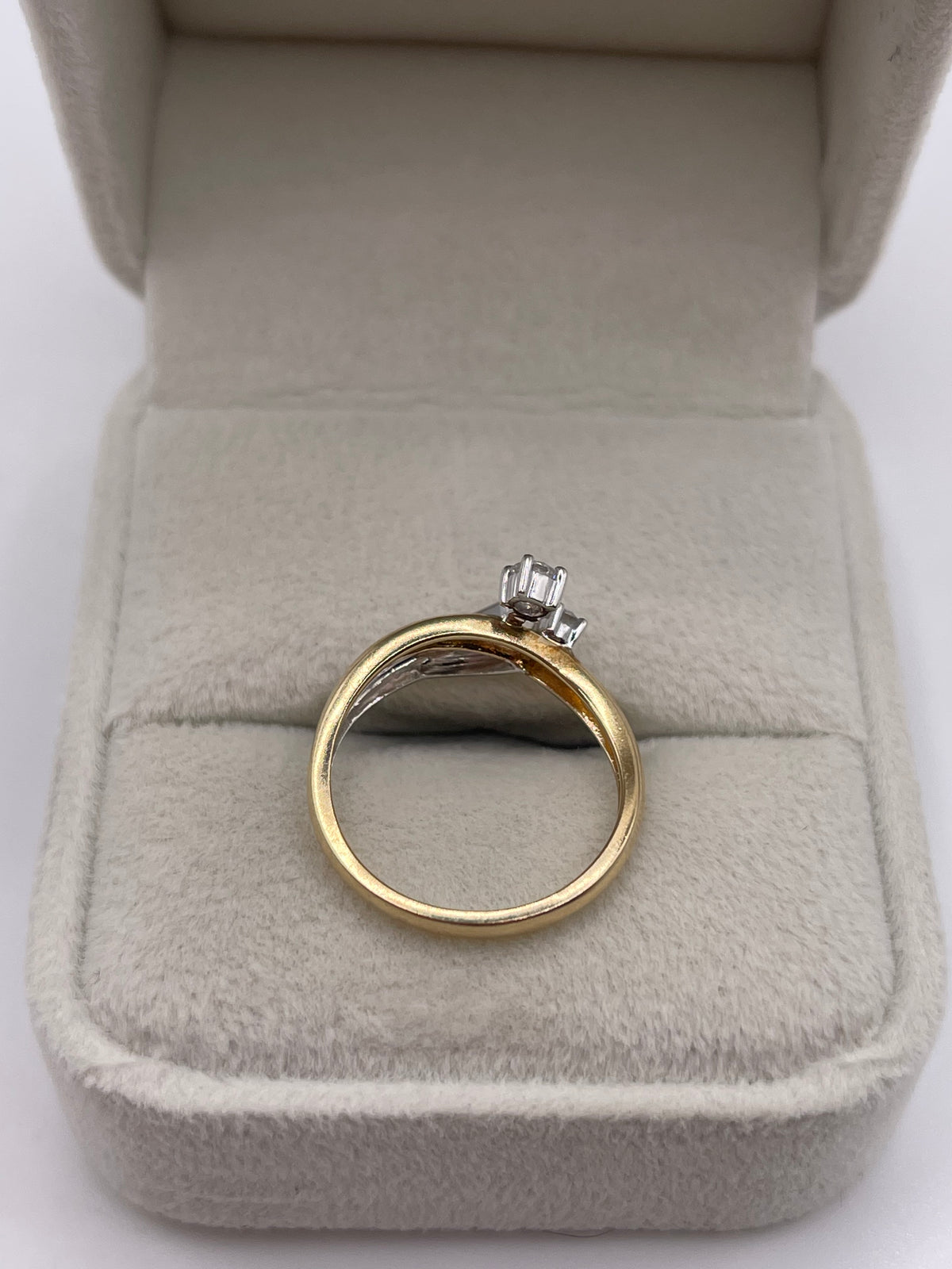 9ct two tone gold diamond ring