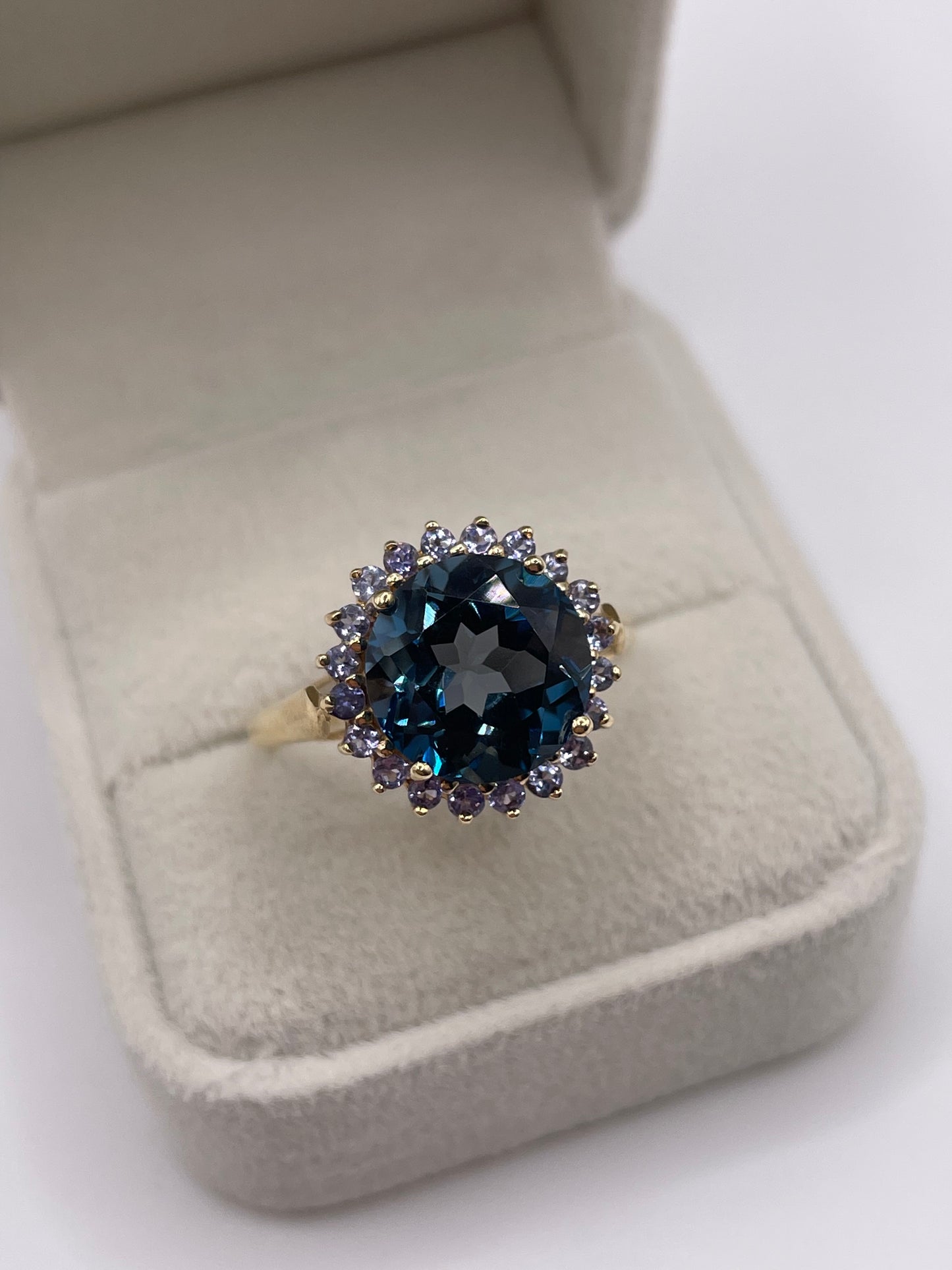 9ct gold topaz and tanzanite ring
