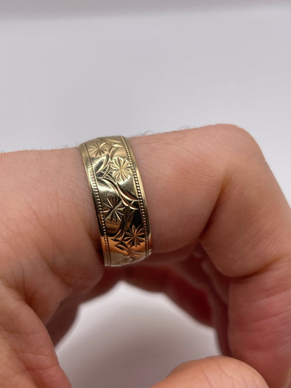 9ct gold patterned band