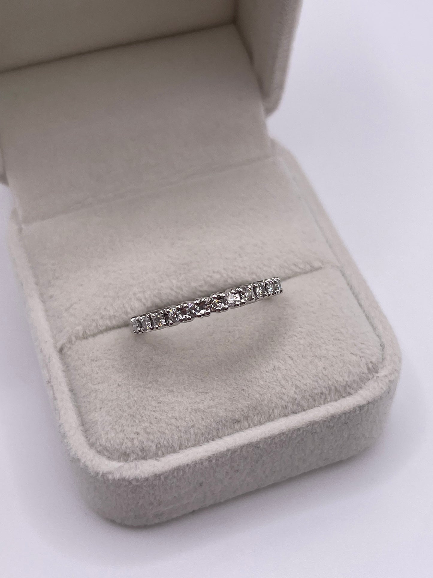 9ct white gold diamond ring