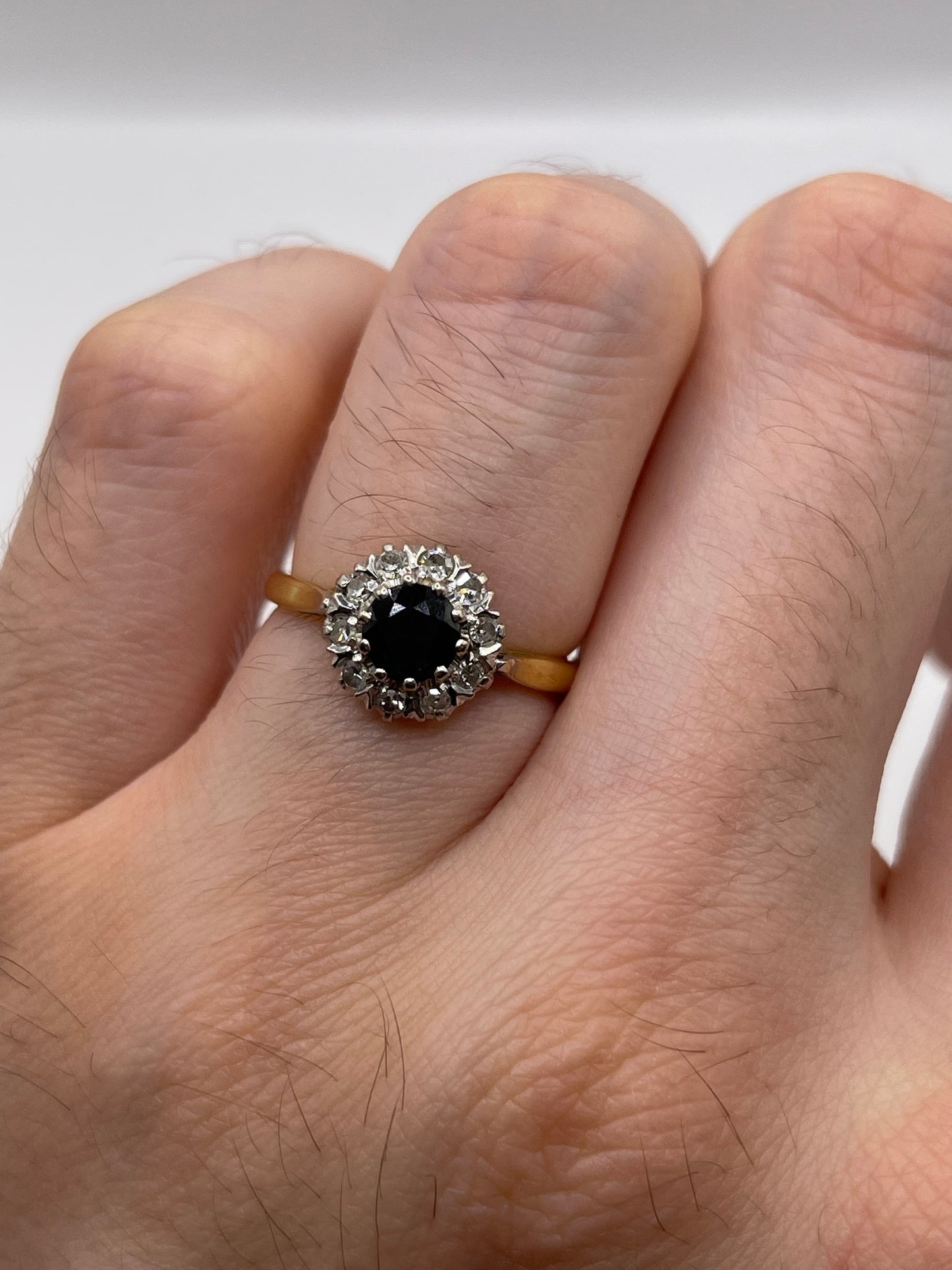 18ct gold sapphire and diamond ring