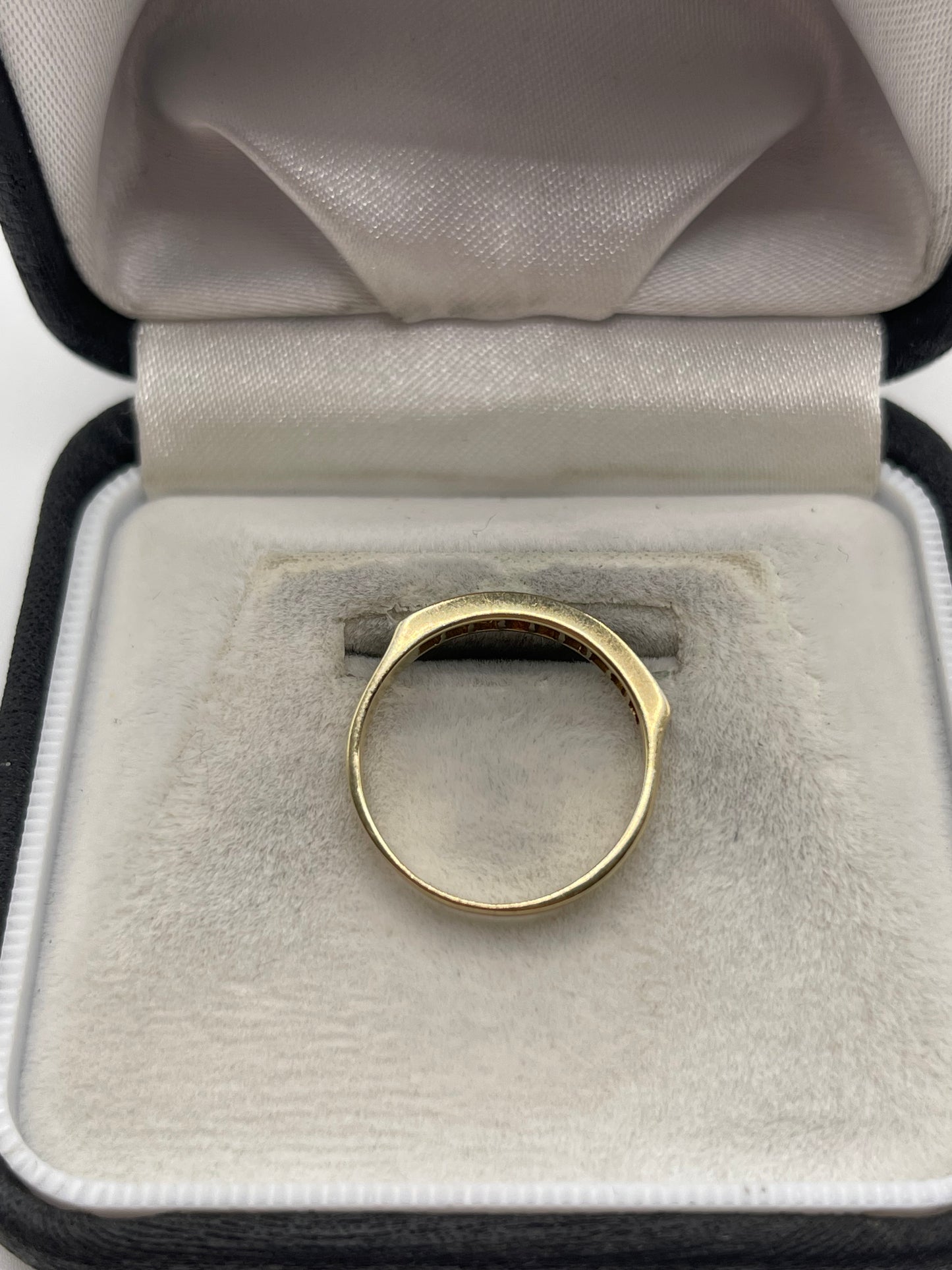 9ct gold peridot ring