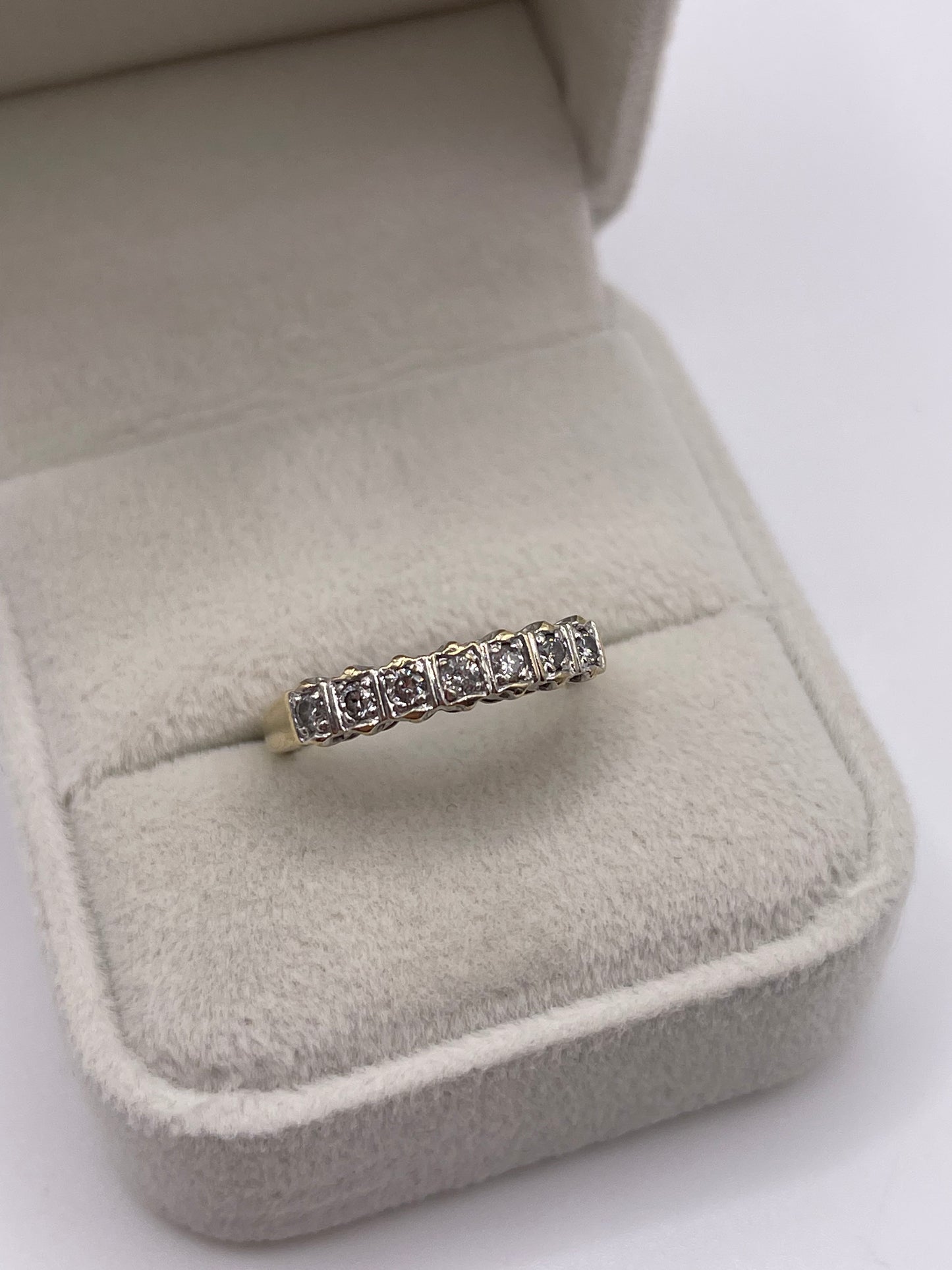 9ct gold diamond ring
