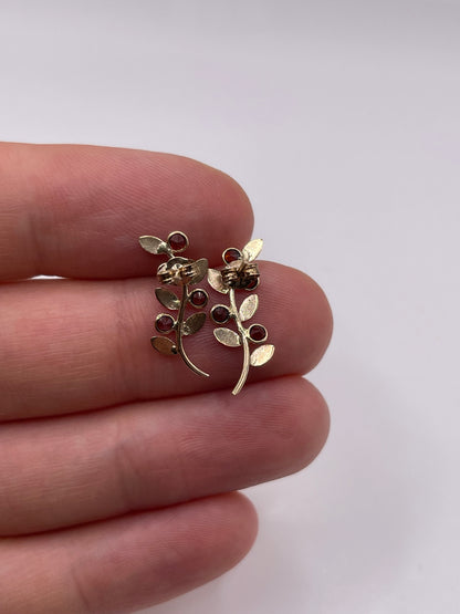 9ct gold garnet earrings