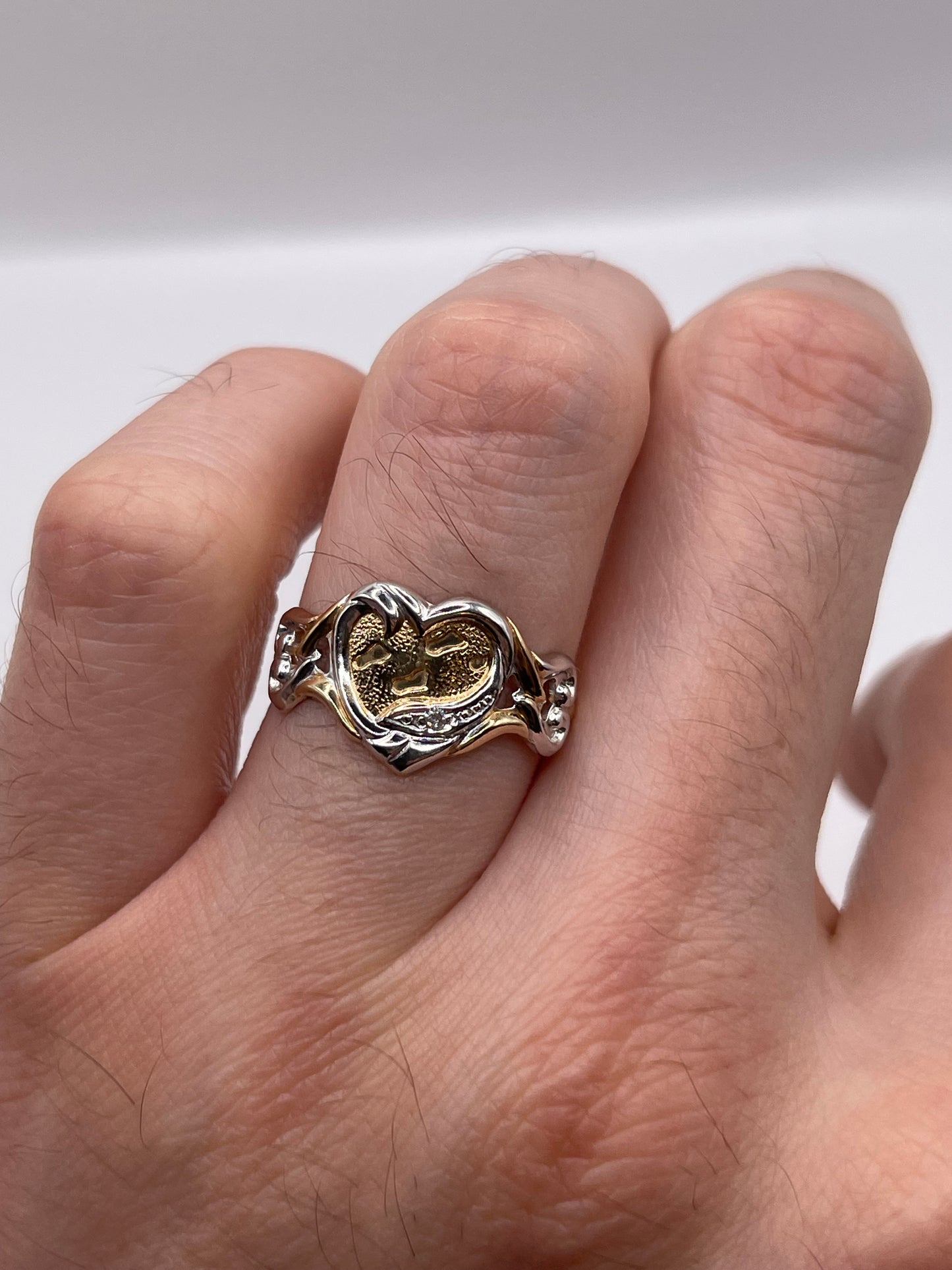 9ct gold diamond “footprint” ring