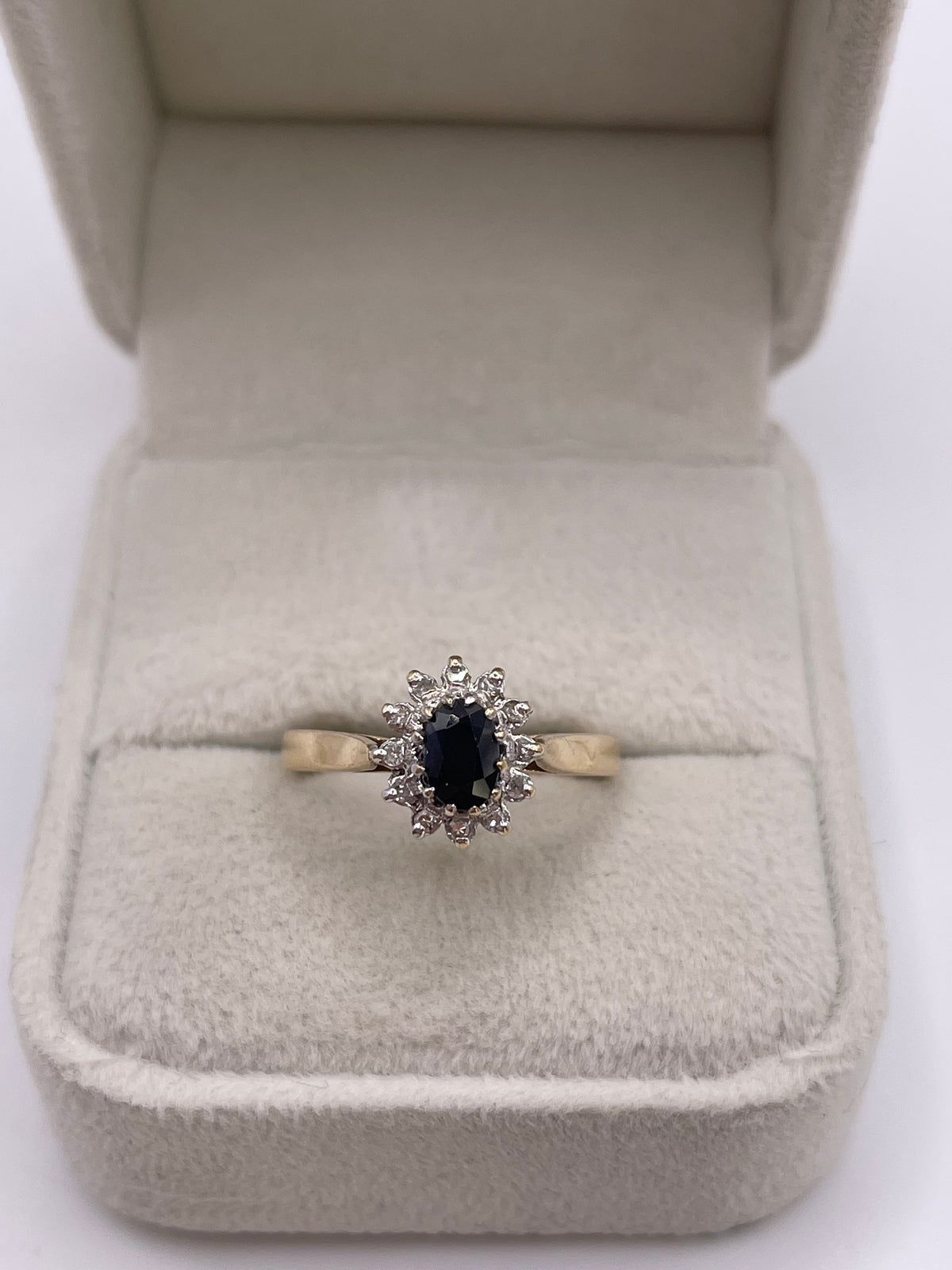 9ct gold sapphire and diamond ring