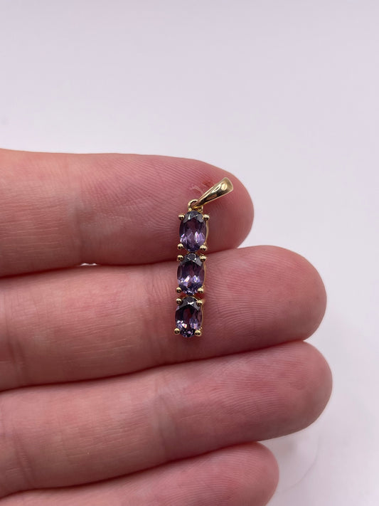 9ct gold spinel pendant