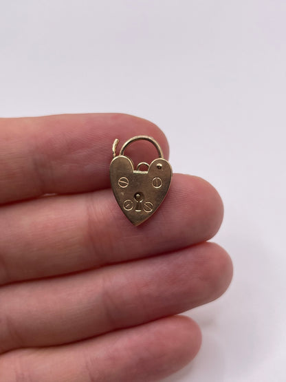 9ct gold padlock 4