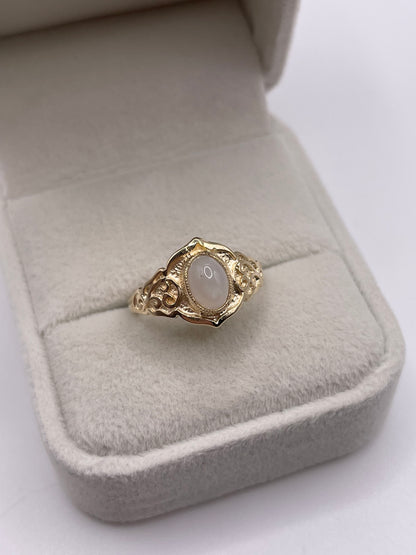 9ct gold moonstone ring
