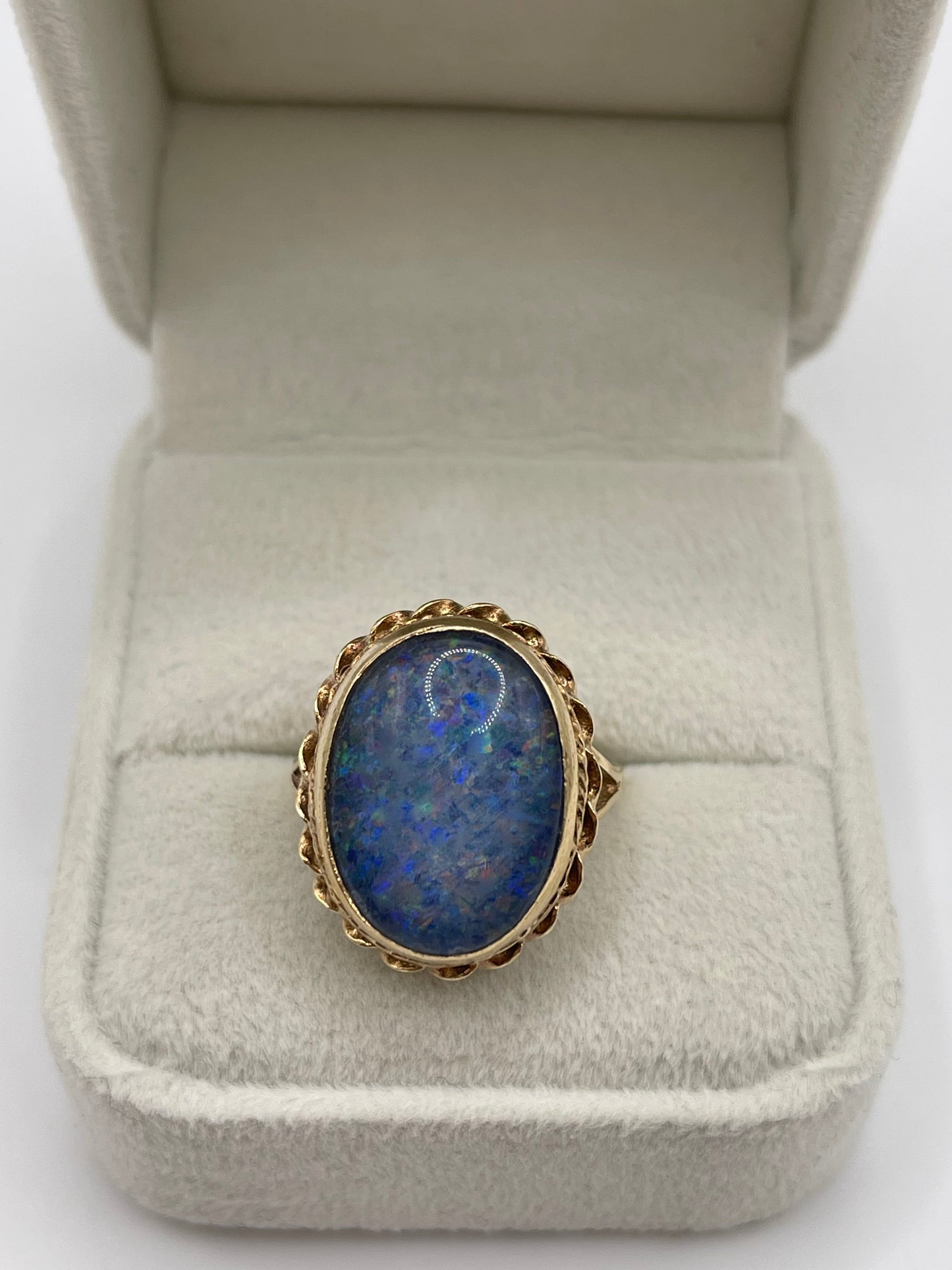 9ct gold opal triplet ring