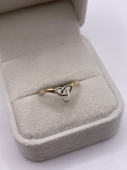 9ct gold Celtic ring