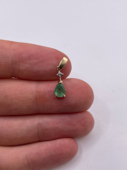 9ct gold emerald and diamond pendant